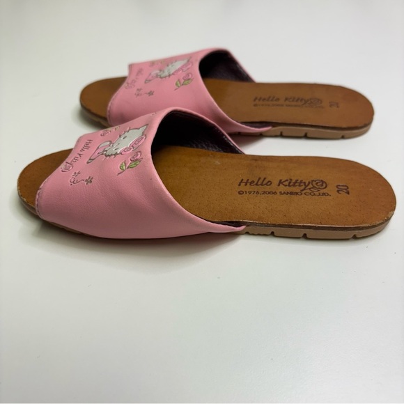 2/$10 Hello Kitty Official SANRIO CO Pink Girls Slides Japan Kids Size 20~US13 - Picture 4 of 7